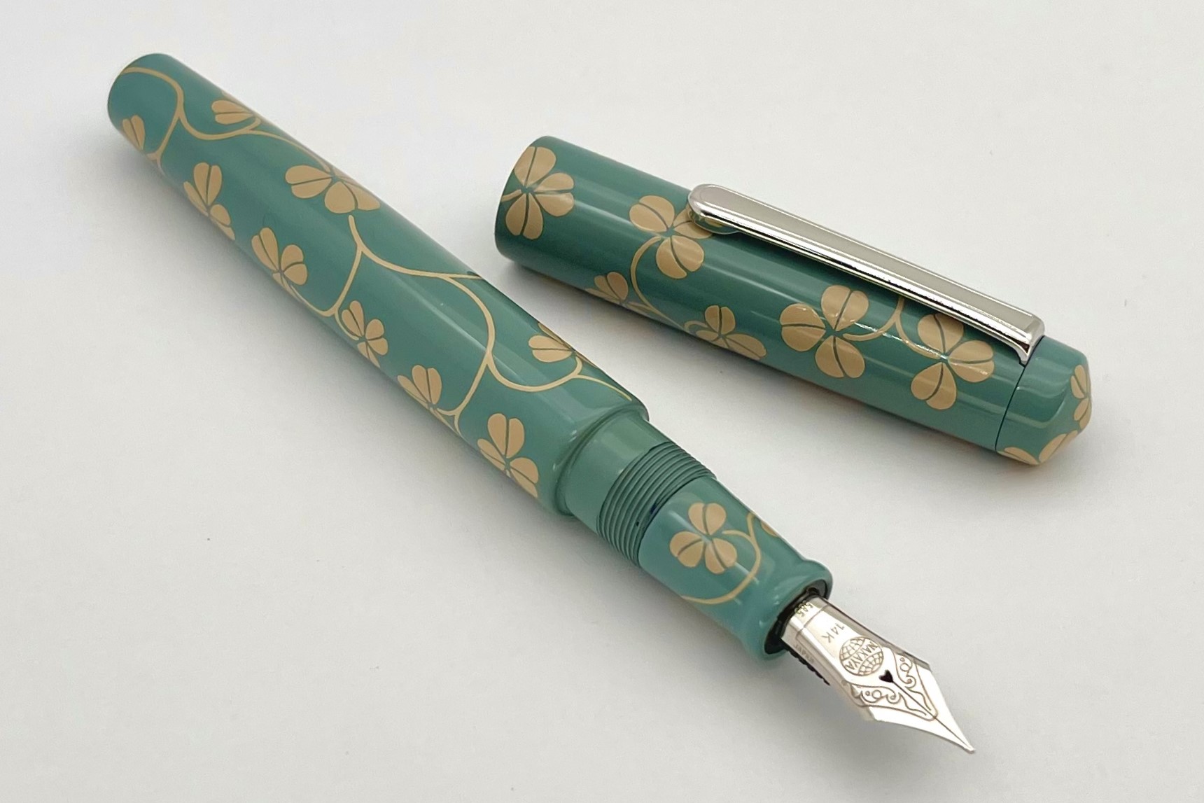 NakayaPiccoloLongWriterCloverArabesqueMotifinShiroFP_B